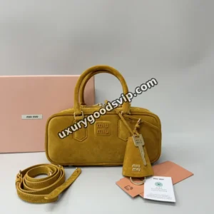 MiuMiu-No.19